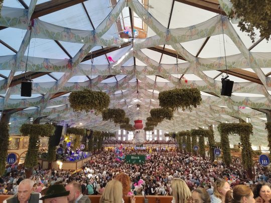 Oktoberfest 2024 – Ein Tag voller Teamgeist und Tradition